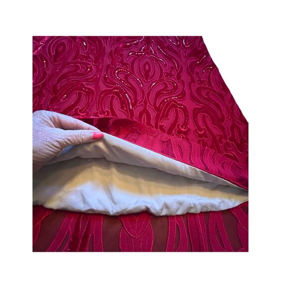 Marchesa Notte Red Velvet Sequin Evening Gown - Size 6 - Picture 14 of 16